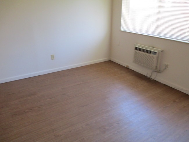 Camelot Apartments, Saint Ann, MO 63074 - photo 5