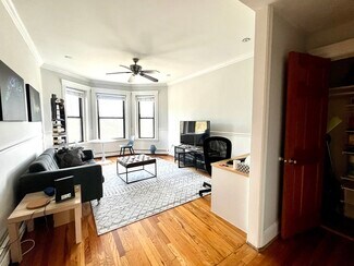 61 Park Dr Unit 18, Boston, MA 02215