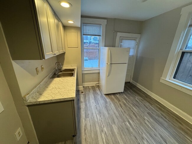 552 Bradley St unit duplex, Columbus, OH 43201 - photo 4