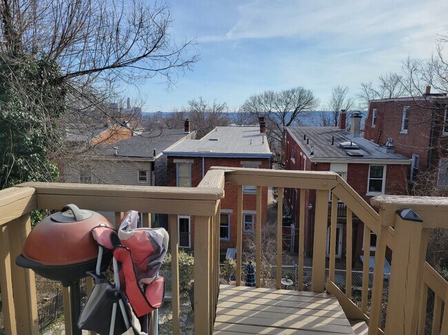231 Emming St unit 2, Cincinnati, OH 45219 - photo 5