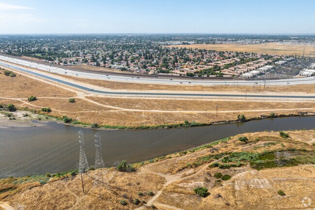 The beautiful Kern River runs south of the Pheasant Run neighborhood.