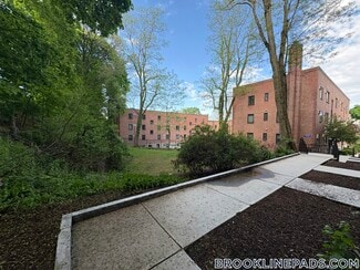 50 St Paul Unit T1, Brookline, MA 02446