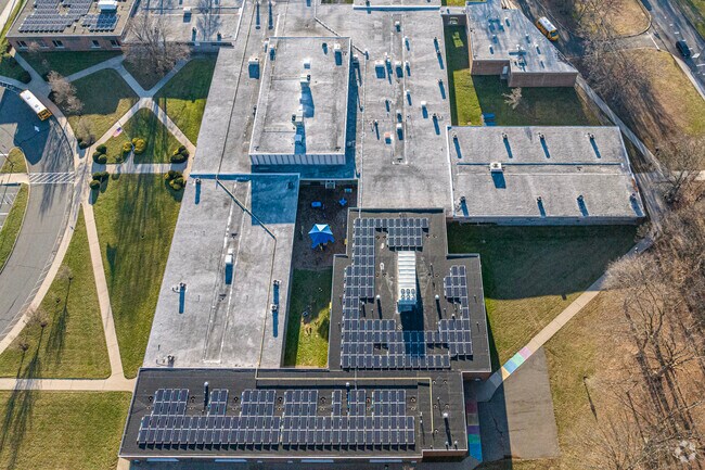 Judd Elementary school offers Chess Club, Student Council ,Community Service Projects,.