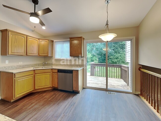 3612 Fawn Ln, Wonder Lake, IL 60097 - photo 6