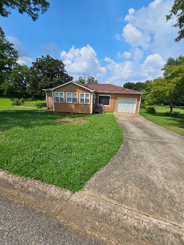 2049 Nancy Cir SE, Smyrna, GA 30080