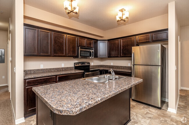 2BR + Den, 2BA - 870 SF