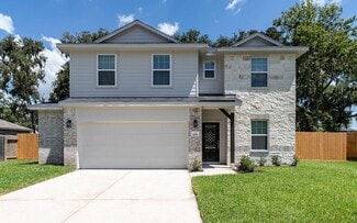 2211 Shalmar Dr, West Columbia, TX 77486