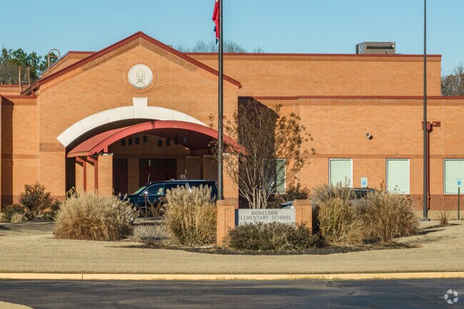 Donelson Elementary students enjoy a 15-1 student-teacher ratio.