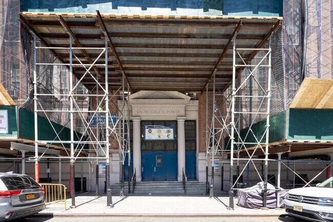 Empowering learners at Vanguard High School in Lenox Hill.