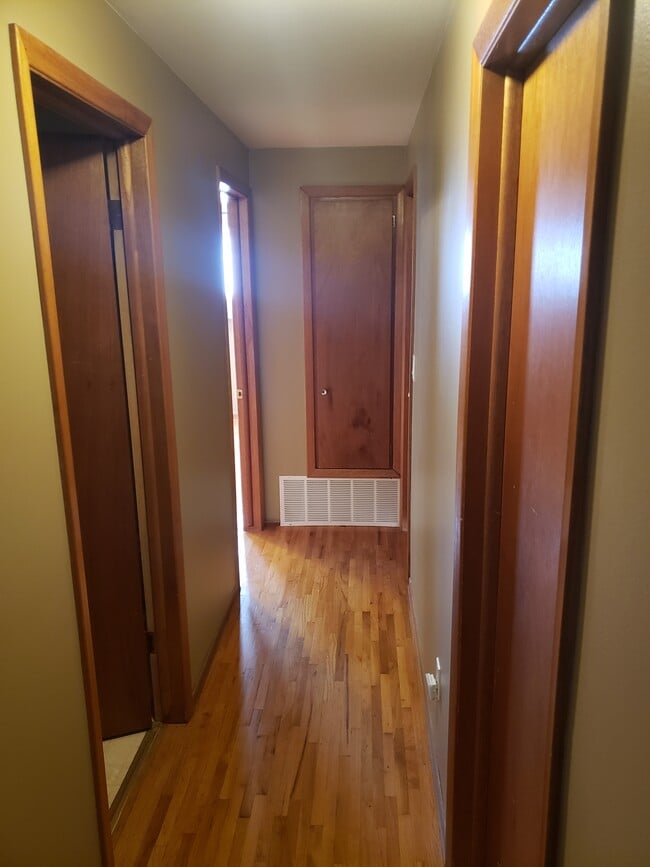 1407 E Spokane Ave unit West Room, Coeur D Alene, ID 83814 - photo 4