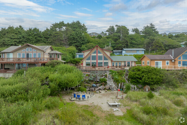 Get to know your neighbors on the beach in Moclips.