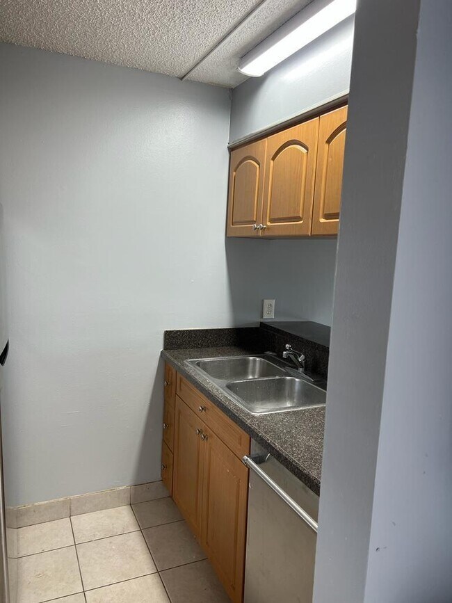 10130 Twin Lakes Dr Unit 4-L, Coral Springs, FL 33071