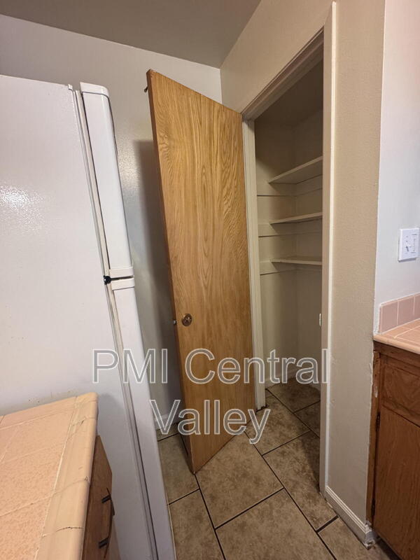 1331 Pinetree Dr, Stockton, CA 95203 - photo 5