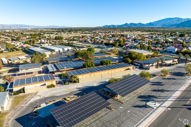 Sunny Sands Elementary School offers plenty of AP and Honors courses.