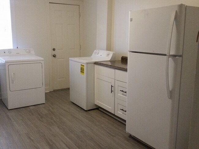 2134 E Oliver St, Baltimore, MD 21213 - photo 6