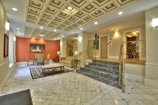 4907 W Pine Blvd, Saint Louis, MO 63108