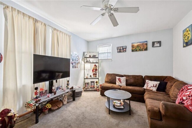 851 Hober Ave, Mc Kees Rocks, PA 15136 - photo 7