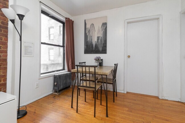 316 E 96th St unit ID1097568P, New York, NY 10128 - photo 4