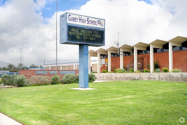 Garey High School serves Rio Rancho students from ninth to twelfth grade.