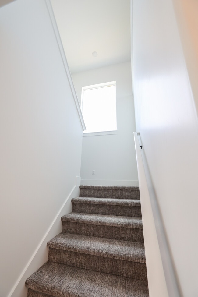 792 E 1100 S Unit 37428666, Hyrum, UT 84319