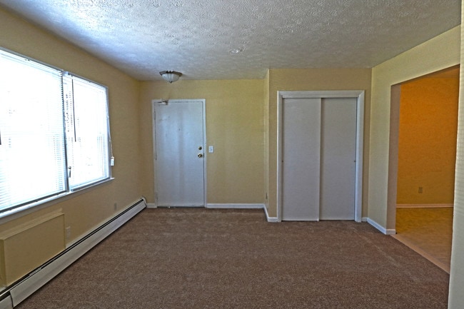 Grove Hill Apartments, West Haven, CT 06516 - photo 2