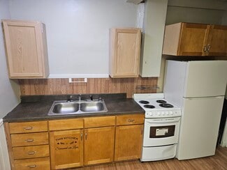 301 W Walnut St Unit 301 w. walnut St Apt#3, Ogden, IA 50212