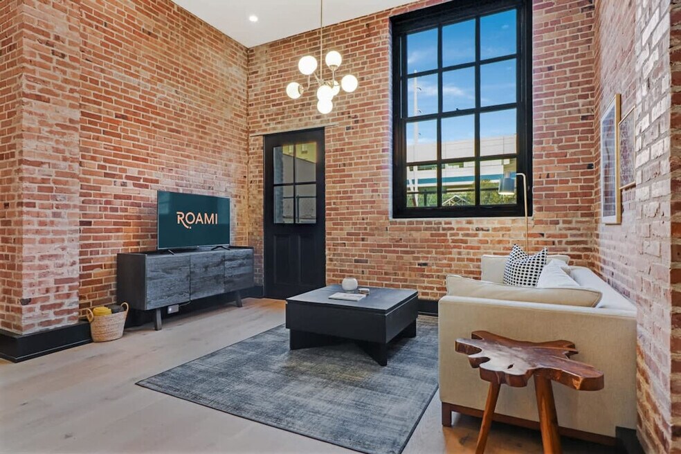 1148 S Peters St unit ID1268753P, New Orleans, LA 70130 - photo 1