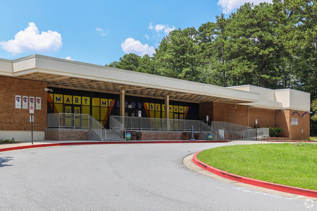Bethune Elementary School is located at 5925 Old Carriage Dr, Atlanta, GA 30349.