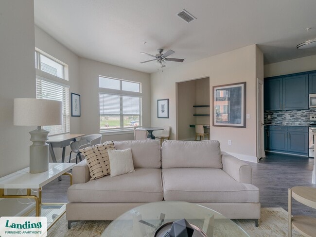 18101 Point Lookout Dr unit 272, Nassau Bay, TX 77058 - photo 3