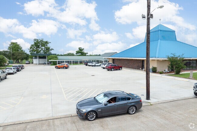 St. Gregory Barbarigo School is a private school serving students from pre-k through middle school in Houma, Louisiana.
