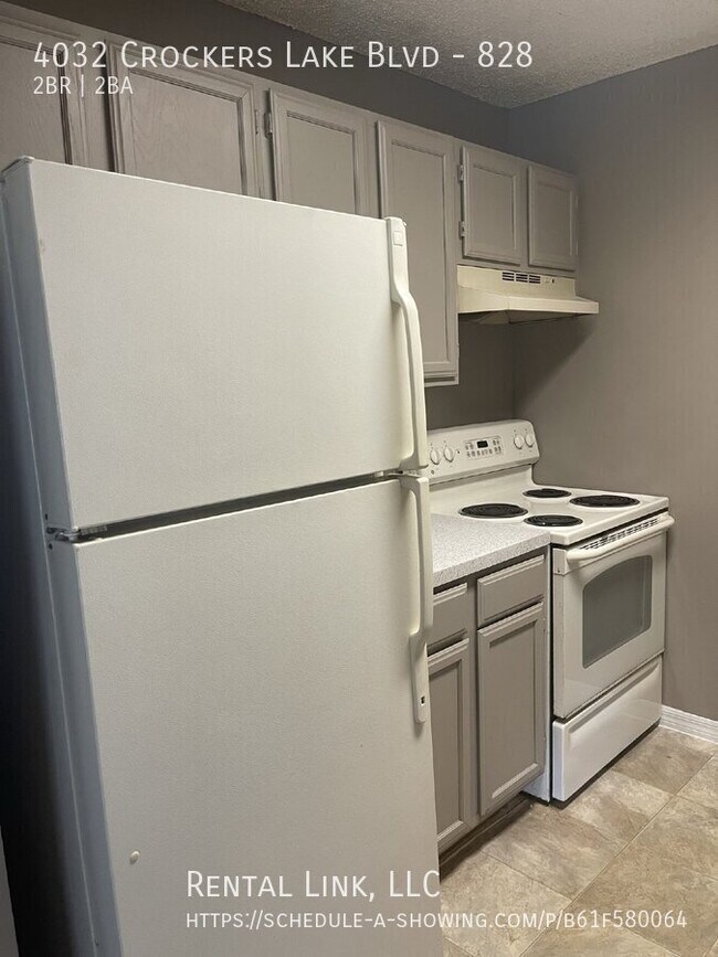 4032 Crockers Lake Blvd unit 828, Sarasota, FL 34238 - photo 7