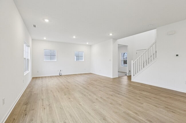 1521 N Clearwater Dr, Greenfield, IN 46140 - photo 7