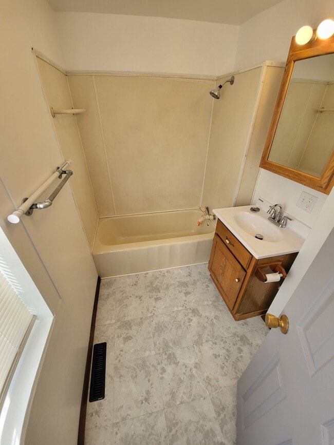 211 S Marr St, Fond Du Lac, WI 54935 - photo 7