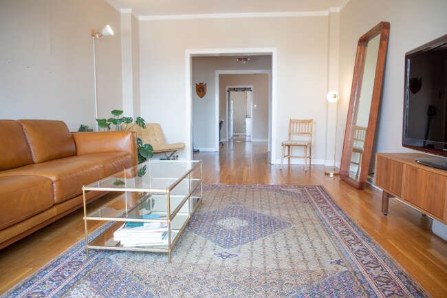 434 W Roscoe St unit 3C, Chicago, IL 60657 - photo 2