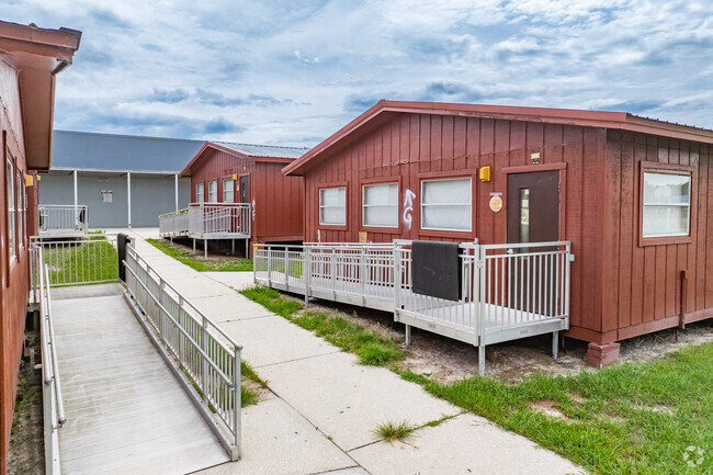 Pine View Middle School has state of the art portable classrooms for students.