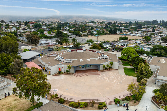 A performing arts center is located in the center of S.T.E.A.M located in La Presa.