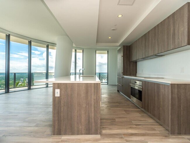 805 S Miami Ave unit 5501, Miami, FL 33136 - photo 2