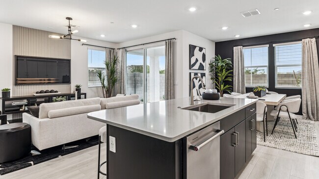 1168 E Kachina Trail, Phoenix, AZ 85042 - photo 7