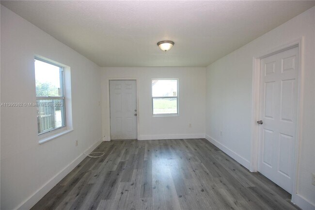 246 NW 14th St unit 3, Pompano Beach, FL 33060 - photo 2