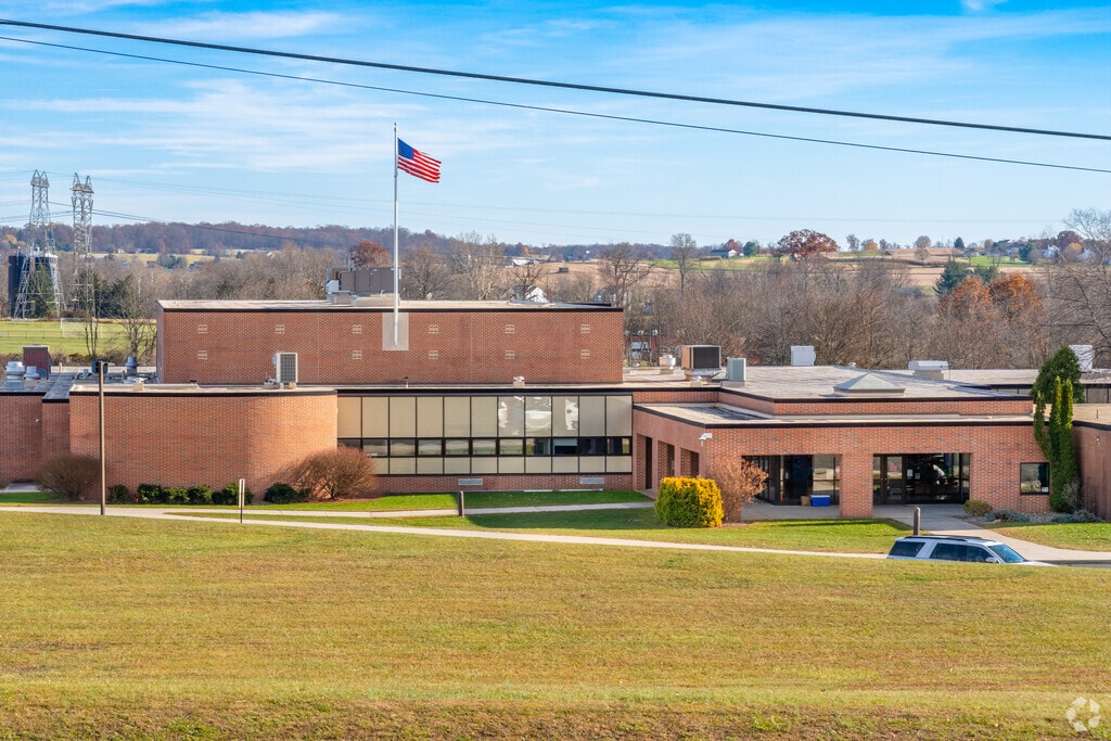 Washington Elementary School serves grade K-5 with a C+ rating on Niche.com.