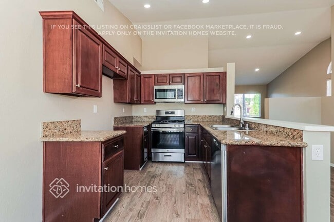 3347 N Carnation Dr, Rialto, CA 92377 - photo 7