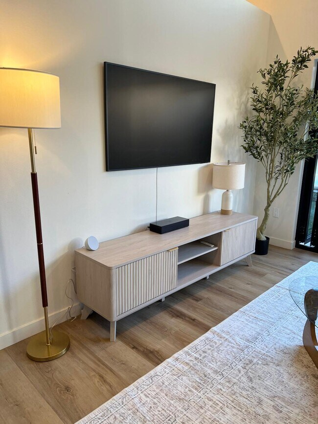 233 Ashland Ave unit I, Santa Monica, CA 90405 - photo 5