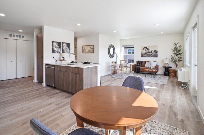 Edgewater Apartments, Bend, OR 97702 - photo 4