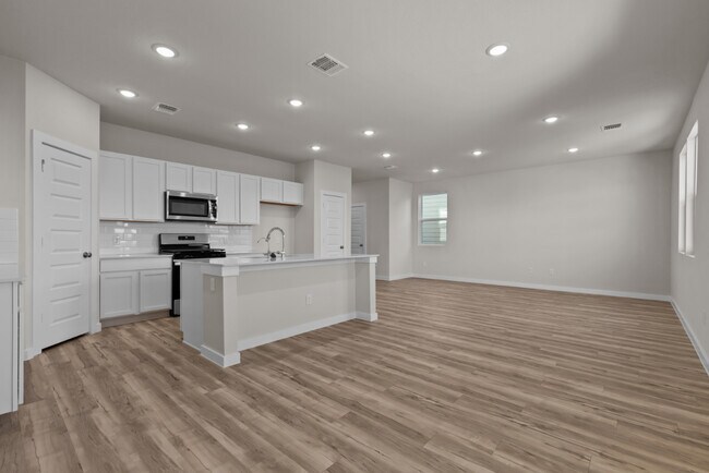 9884 Chavaneaux Landing, San Antonio, TX 78221 - photo 6