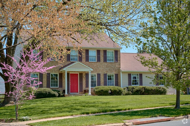 This Colonial style single family home is in a beautiful neighborhood in Derwood.