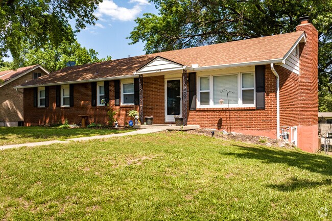 Ranch style homes line the streets of the Gashland neighborhood.