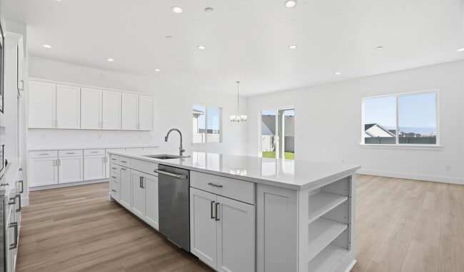 2230 N Kenora Ave, Star, ID 83669 - photo 2