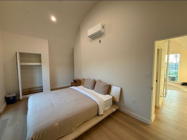 445 N Townsend Ave unit 2nd Floor, Los Angeles, CA 90063 - photo 6