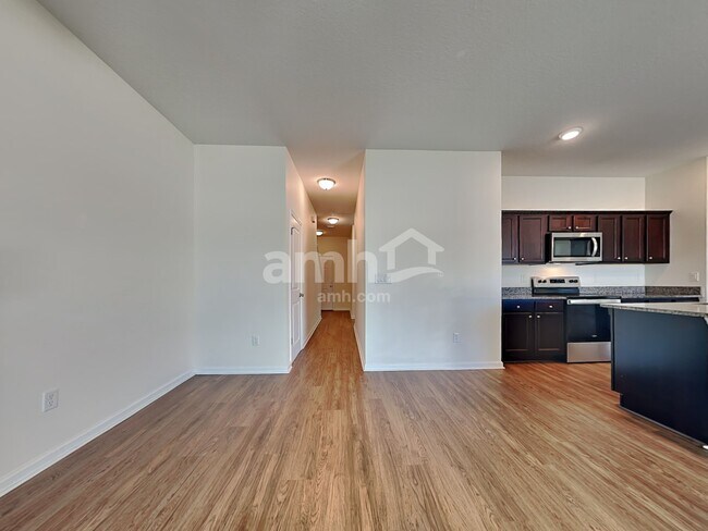 8718 Layalie Way, Gibsonton, FL 33534 - photo 6