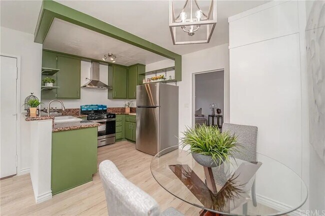 14560 Clark St unit 213, Sherman Oaks, CA 91411 - photo 5